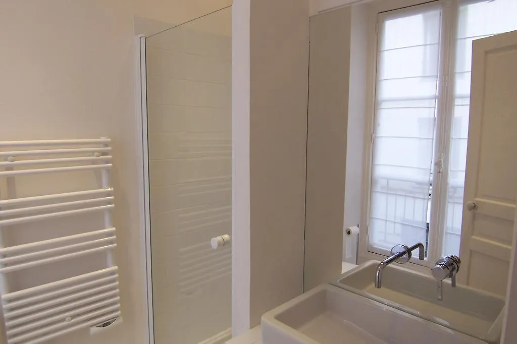 Halldis - Marais Haut Apartment